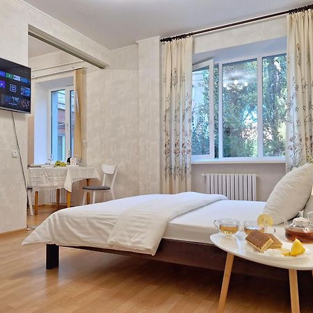 Однокімна Квартира Біля Каштанової Алеї У Центрі Полтави Мережа Alexapartments Документи Для Відряджень Безконтатне Заселення 24-7 波尔塔瓦 外观 照片