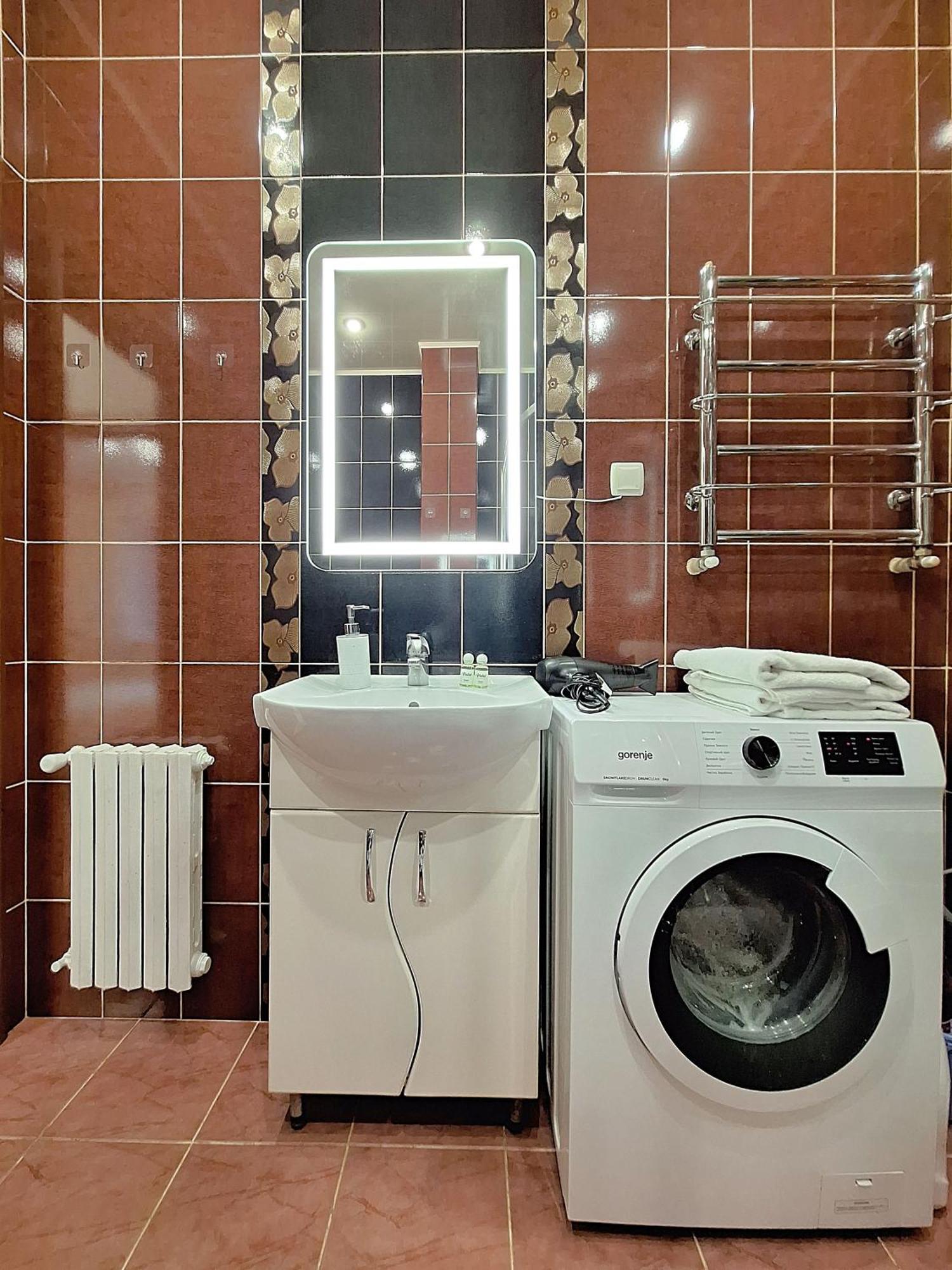Однокімна Квартира Біля Каштанової Алеї У Центрі Полтави Мережа Alexapartments Документи Для Відряджень Безконтатне Заселення 24-7 波尔塔瓦 外观 照片